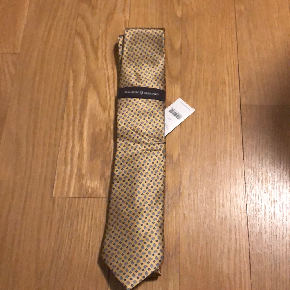 New tie with tags